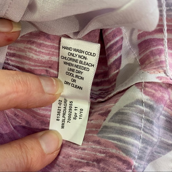 BANANA REPUBLIC 100% Silk Sleeveless Top Ruffles S - Picture 8 of 12